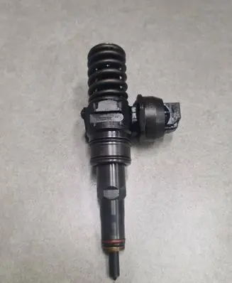 Audi A4 S4 B7 8E 8H Fuel injector 038130073BJ 0414720229 PBD037
