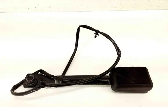 Front seatbelt buckle