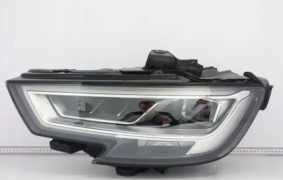 Audi A3 S3 8V Headlight/headlamp 8V0941035