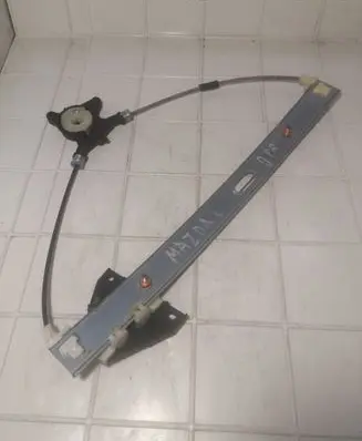Mazda 6 Front window lifting mechanism without motor