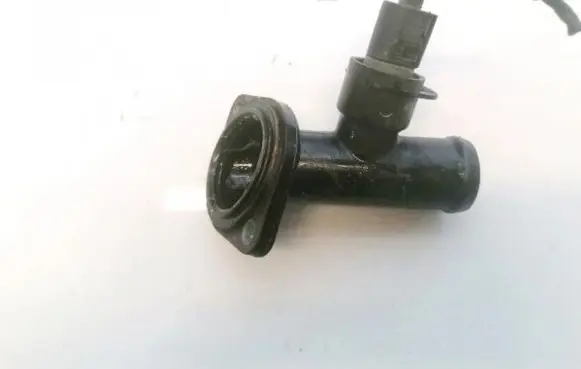 Volkswagen Golf V Engine coolant pipe/hose 036121121b 031121121a