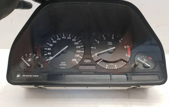 BMW 7 E32 Speedometer (instrument cluster) 13880779 110008360034