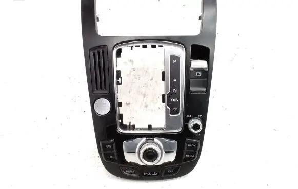 Head unit multimedia control