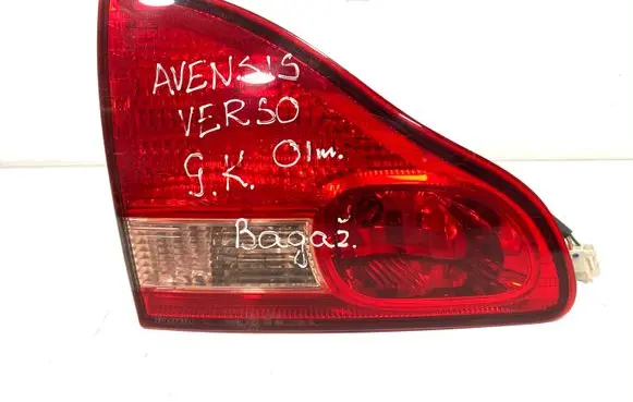 Toyota Avensis Verso Tailgate rear/tail lights 4441 7654