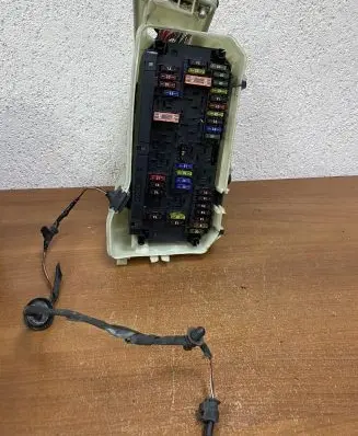 Mercedes-Benz E A207 Fuse module E2894