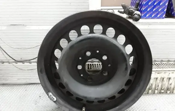 Mercedes-Benz E W210 R15 steel rim 2104000202