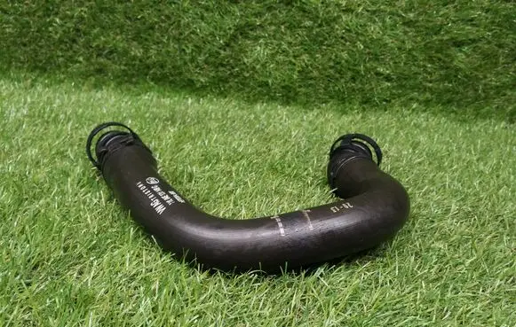 Volkswagen Jetta VI Breather/breather pipe/hose 04E131149G