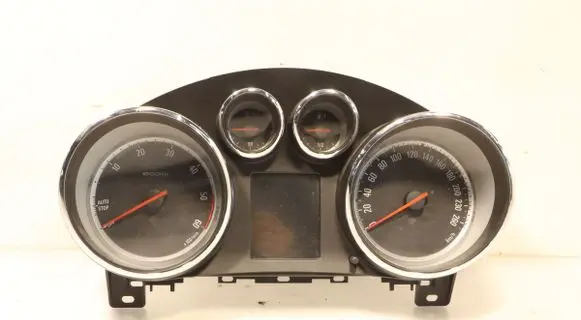 Opel Astra J Clock 