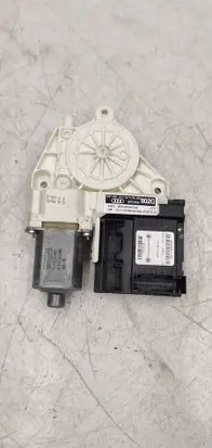Audi A3 S3 8P Front door window regulator motor 8P0959802G