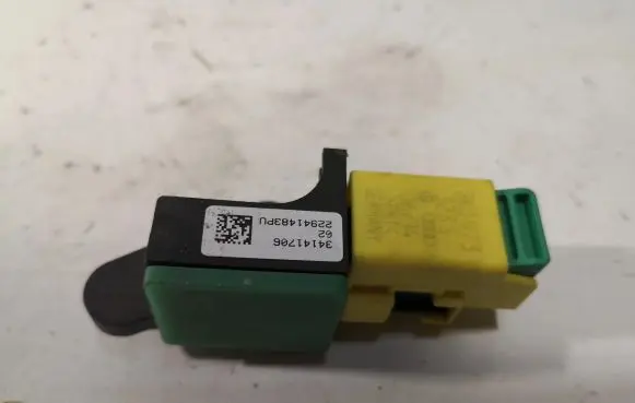 Volkswagen PASSAT B7 Airbag deployment crash/impact sensor 8K0973323S
