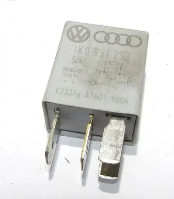 Volkswagen PASSAT B6 Other relay 1K0951253