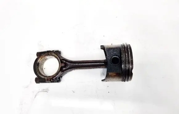 Hyundai Coupe Piston with connecting rod
