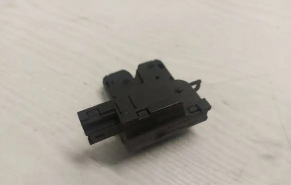 Renault Scenic II - Grand scenic II Tailgate window lock/catch/latch 7700430941 8200000894