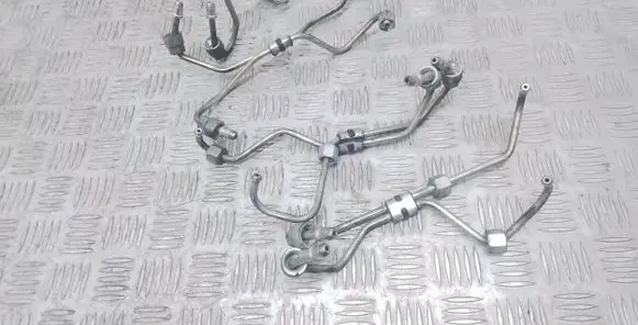 Volvo S60 Fuel injector supply line/pipe 