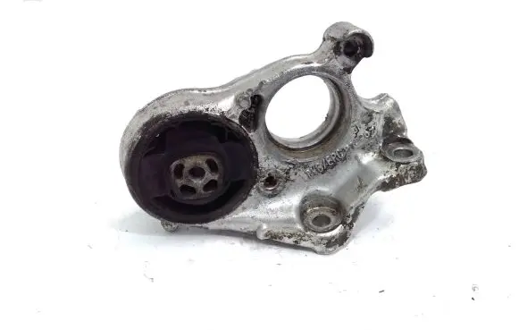 Peugeot 308 Engine mount bracket