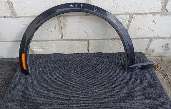 Ford Mustang Mach-E Fender trim (molding) LJ8BR16D239B