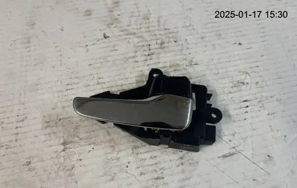 Mitsubishi Lancer Front door interior handle MN105360