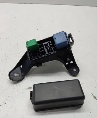 Lexus IS 220D-250-350 Fuse module 8826321010 8266253110