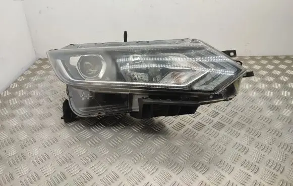 Nissan Qashqai Headlight/headlamp