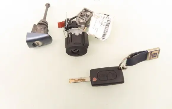 Peugeot 207 Ignition lock 36393600
