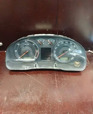 Skoda Superb B5 (3U) Speedometer (instrument cluster) 3U0920840A 110080115