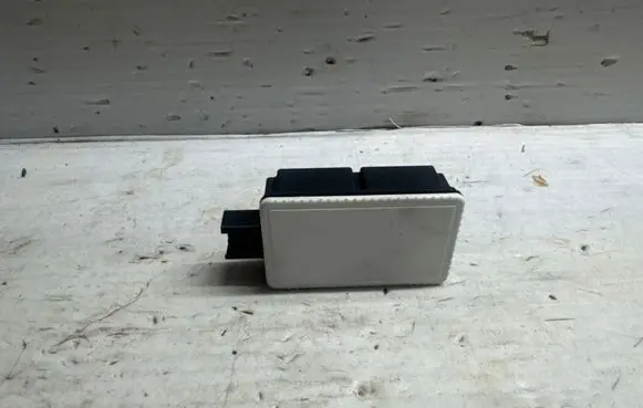 Volvo V40 Door central lock control unit/module 31268992