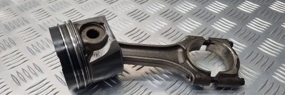 Opel Zafira A Piston with connecting rod