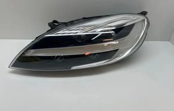 Volvo V40 Headlight/headlamp 31677022 107200223169
