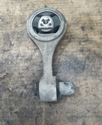 Citroen C6 Engine mount bracket 013A236