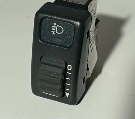 Volvo S70 V70 V70 XC Headlight level adjustment motor 9162960