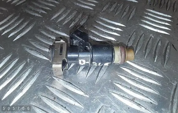 Fuel injector