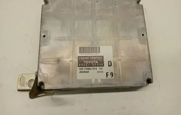 Toyota Corolla Verso AR10 Engine control unit/module 896610F090 1758007614 MB1758007614