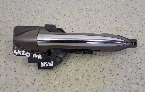 Hyundai ix20 Sliding door exterior handle 