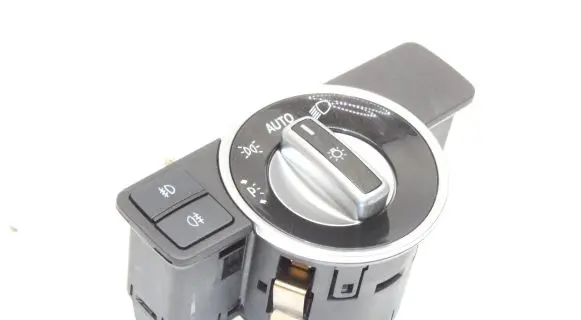 Infiniti Q30 Light switch A2129050851