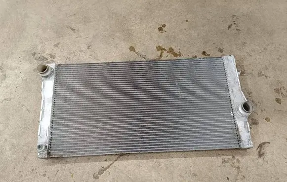 BMW 5 F10 F11 Coolant radiator 17118509176