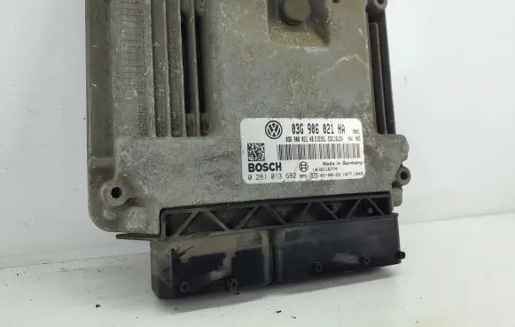 Volkswagen Golf V Engine control unit/module 03G906021HA 03G906021ab 0281013682