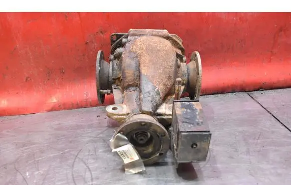 Mitsubishi Pajero Rear differential