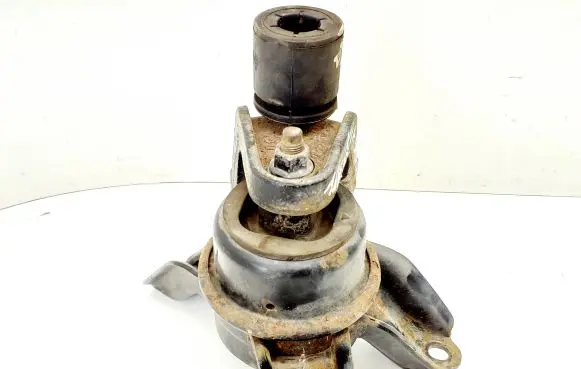 KIA Sportage Engine mount bracket