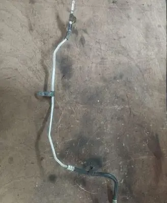 Chrysler Town u0026 Country V Power steering hose/pipe/line 05151722AF