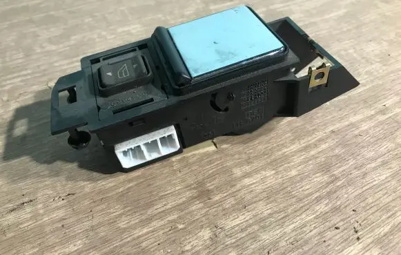 Jaguar XJ X300 Electric window control switch BEC8701 DBC12339 BEC8701LH