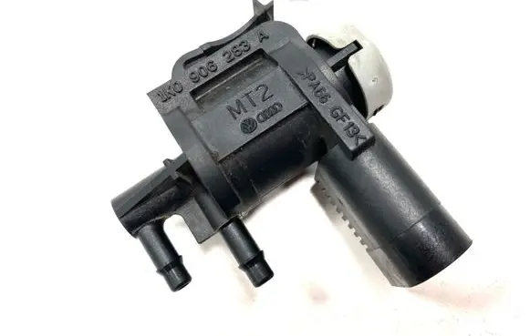 Audi A3 S3 A3 Sportback 8P Turbo solenoid valve 1K0906283A 1K0906283