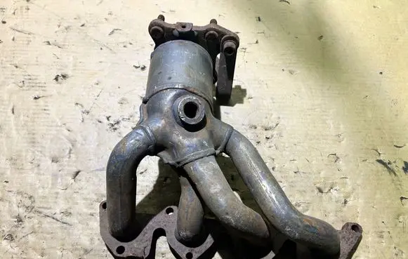 Volkswagen Golf IV Exhaust manifold 036178BA