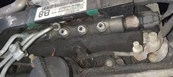 Toyota Avensis T270 Fuel main line pipe 