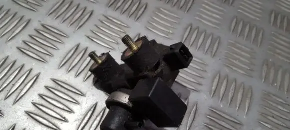 BMW 5 E39 Turbo solenoid valve 72279600 7.22796.00