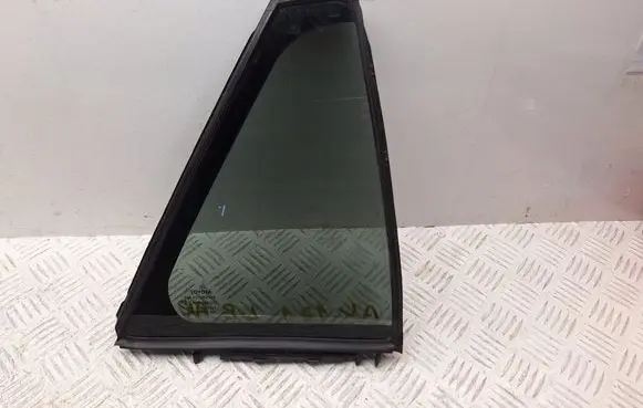 Toyota Avensis T270 Rear vent window glass 6818805070 6812305110 6818805070C