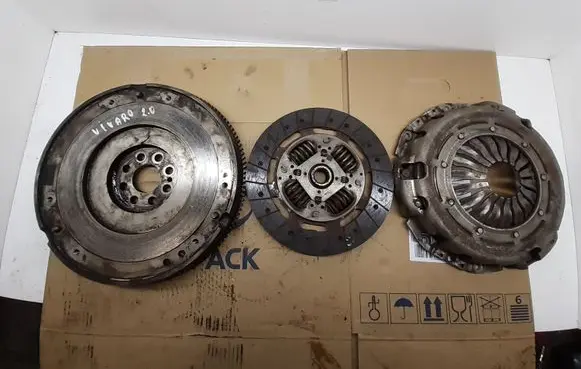 Opel Vivaro Clutch set kit 8200474648F