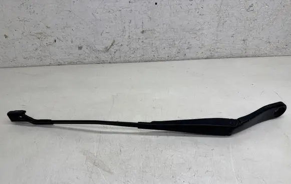 Volvo XC70 Front wiper blade arm 30796035