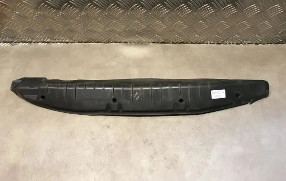 Mercedes-Benz R W251 Fender end trim 2518890125