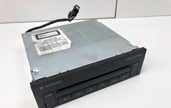 Volkswagen PASSAT B6 CD/DVD changer 3C0035110A