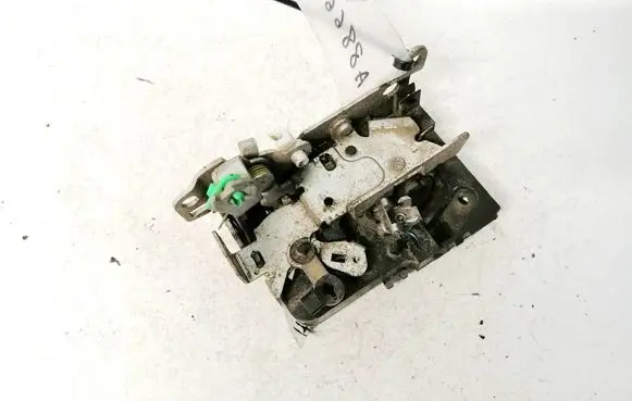 Iveco Daily 30.8 - 9 Front door lock 